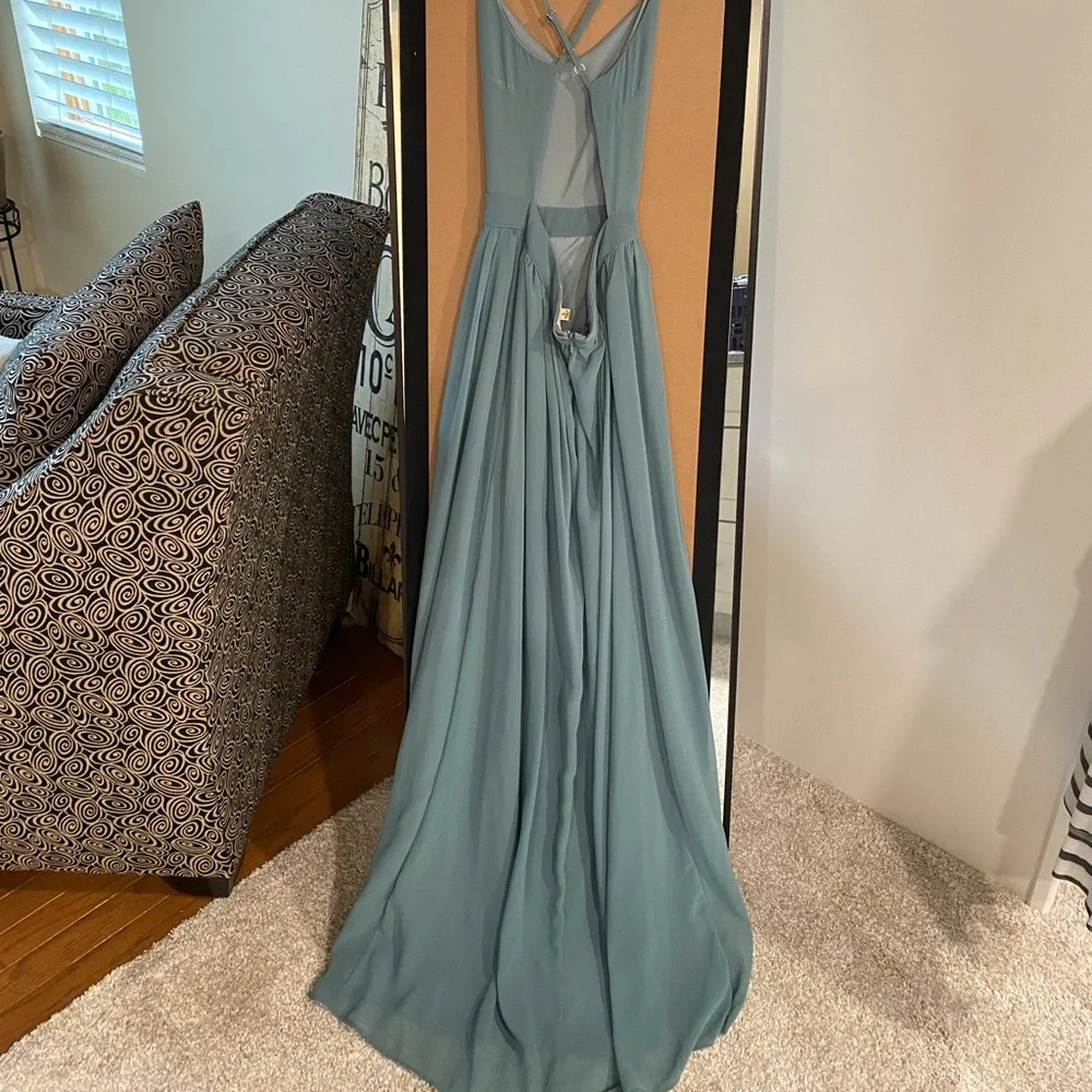 Cross-strap maxi dress - Picture 3 of 3